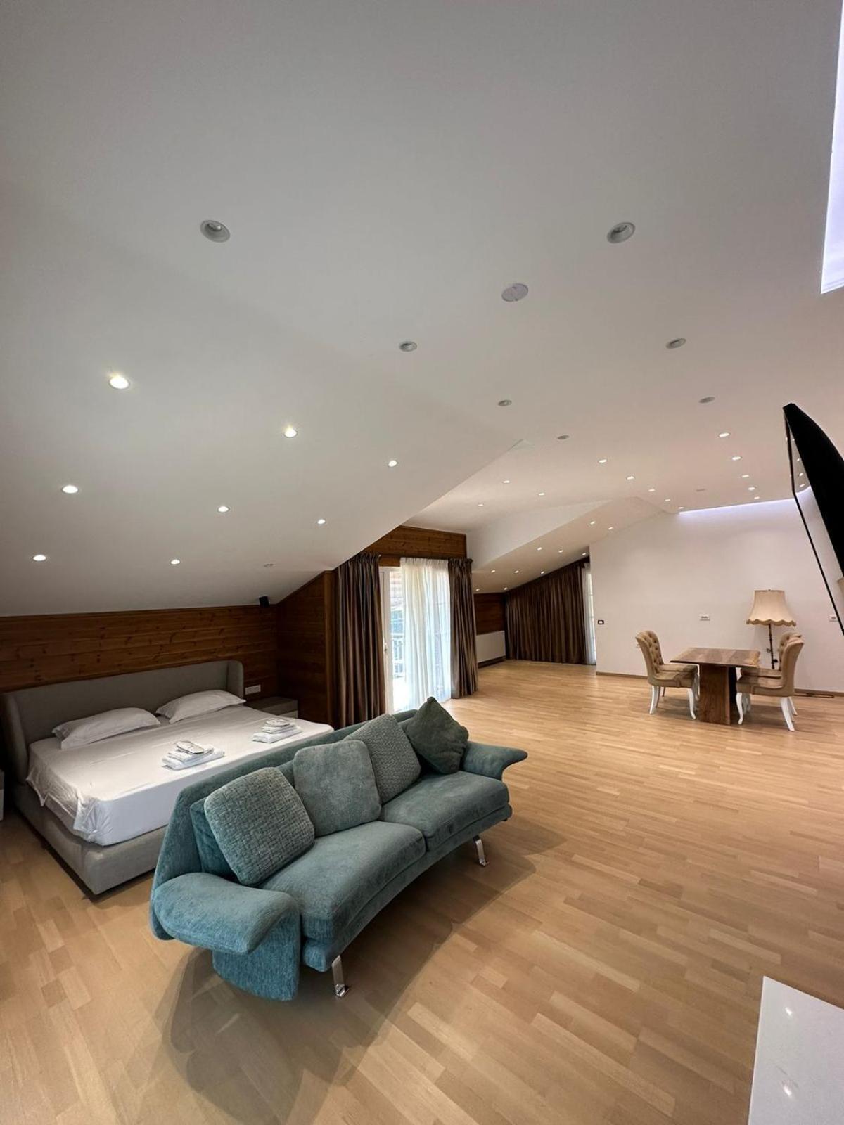 Bianca Hotel&Villa Priska e Madhe Esterno foto